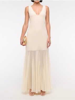 Abercrombie Plunge Godet Skirt
Maxi Dress in Ivory Cream